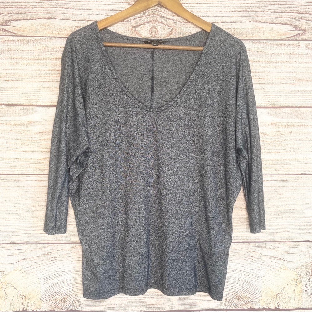 Banana republic gray 3/4 sleeve top. Size M